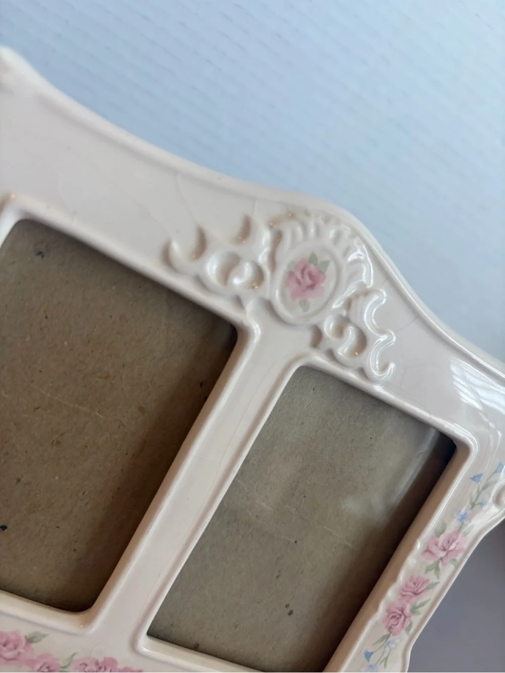 Vintage-Style Cream Double Photo Frame with Pink Rose Accents